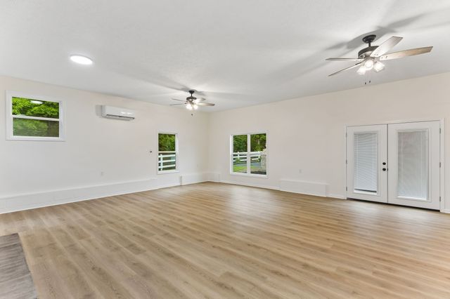 1513 Centerville Hwy, Hohenwald, TN 38462