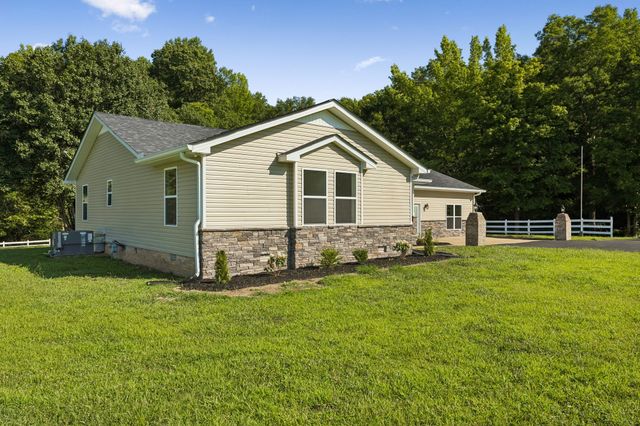 1513 Centerville Hwy, Hohenwald, TN 38462