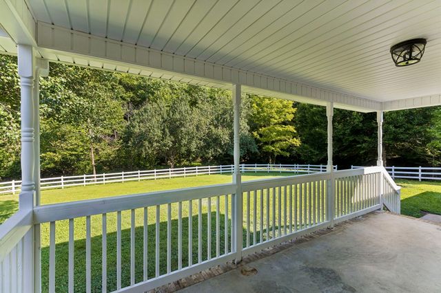 1513 Centerville Hwy, Hohenwald, TN 38462
