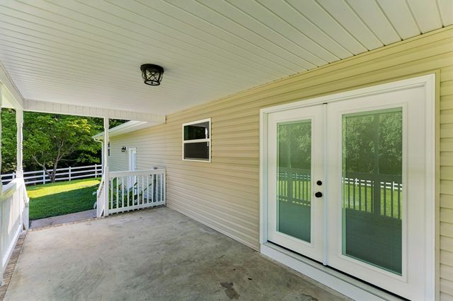 1513 Centerville Hwy, Hohenwald, TN 38462