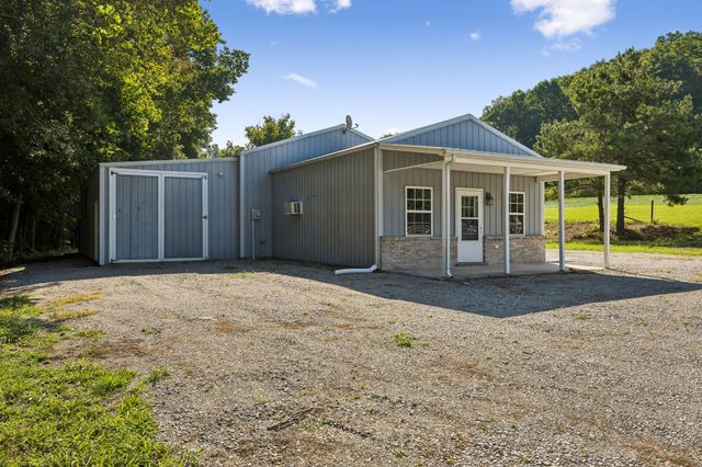 1513 Centerville Hwy, Hohenwald, TN 38462