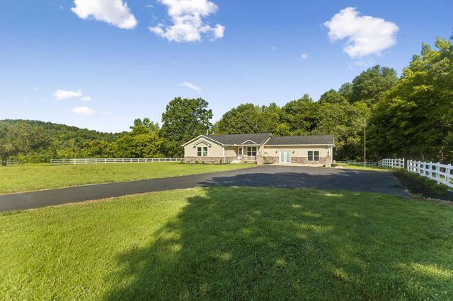 1513 Centerville Hwy, Hohenwald, TN 38462
