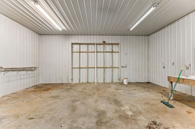 1513 Centerville Hwy, Hohenwald, TN 38462