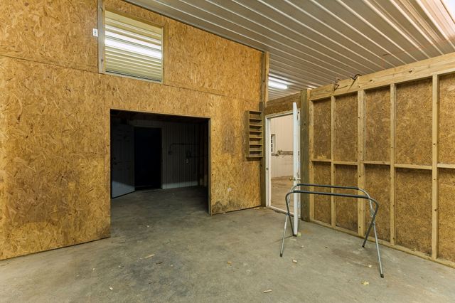 1513 Centerville Hwy, Hohenwald, TN 38462