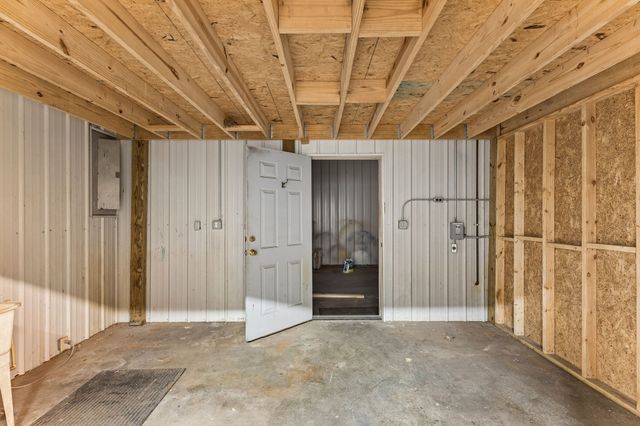 1513 Centerville Hwy, Hohenwald, TN 38462