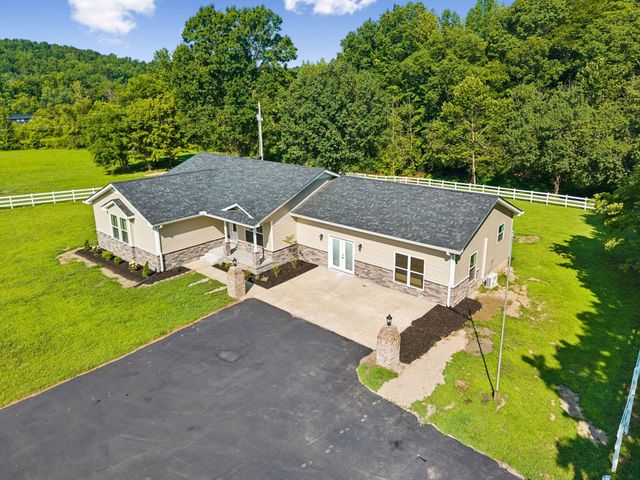 1513 Centerville Hwy, Hohenwald, TN 38462