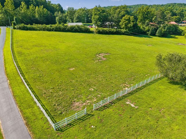 1513 Centerville Hwy, Hohenwald, TN 38462