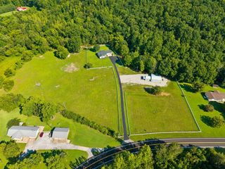 1513 Centerville Hwy, Hohenwald, TN 38462