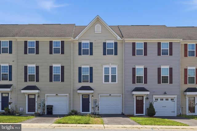 174 ONTARIO DR, Falling Waters, WV 25419