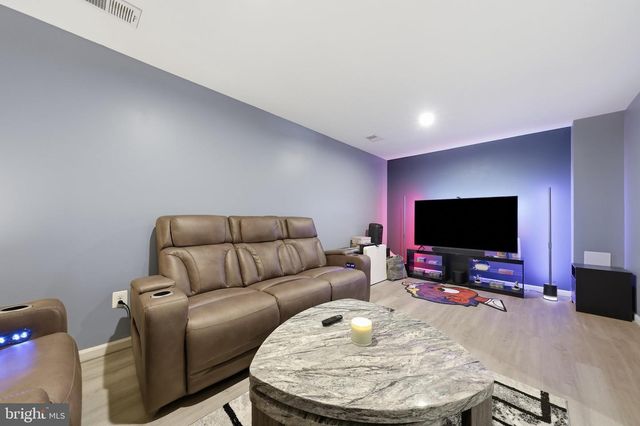 174 ONTARIO DR, Falling Waters, WV 25419