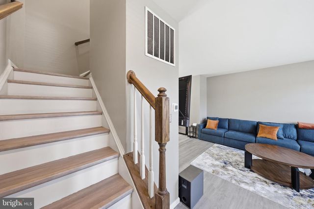 174 ONTARIO DR, Falling Waters, WV 25419