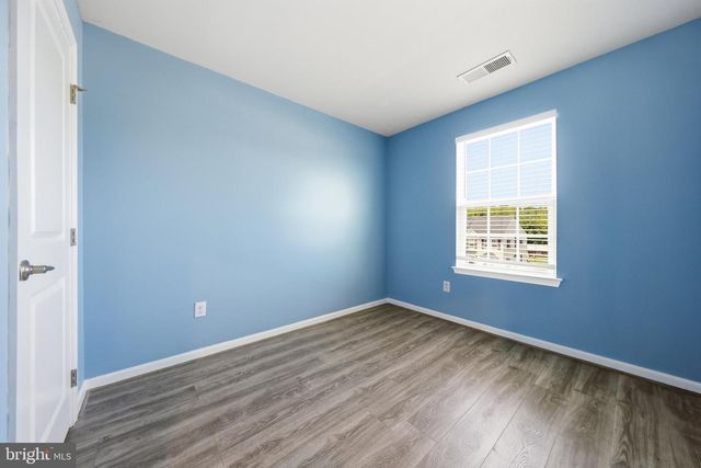 174 ONTARIO DR, Falling Waters, WV 25419