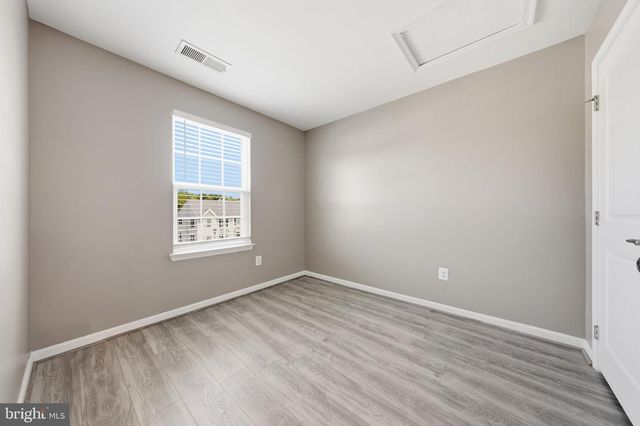 174 ONTARIO DR, Falling Waters, WV 25419