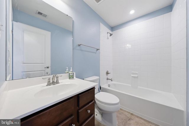174 ONTARIO DR, Falling Waters, WV 25419