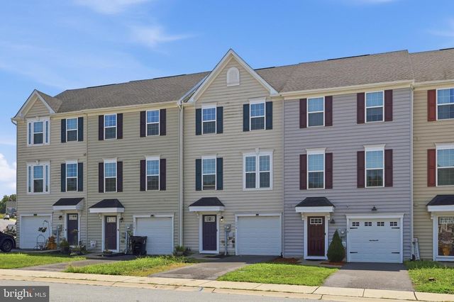 174 ONTARIO DR, Falling Waters, WV 25419