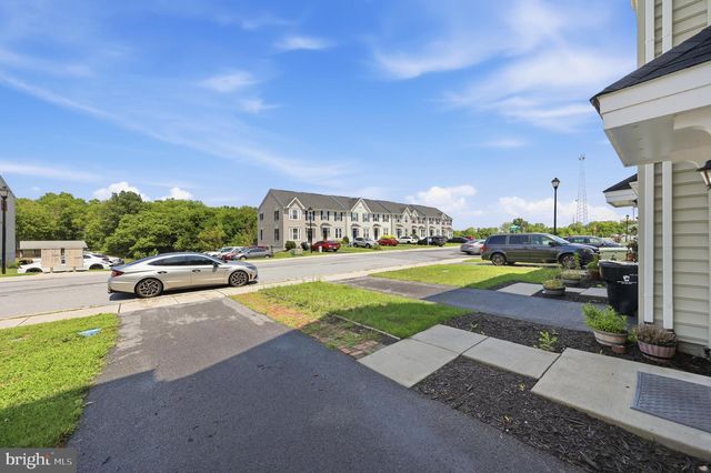 174 ONTARIO DR, Falling Waters, WV 25419