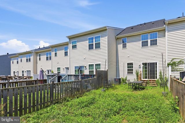 174 ONTARIO DR, Falling Waters, WV 25419