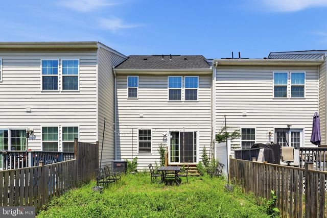 174 ONTARIO DR, Falling Waters, WV 25419