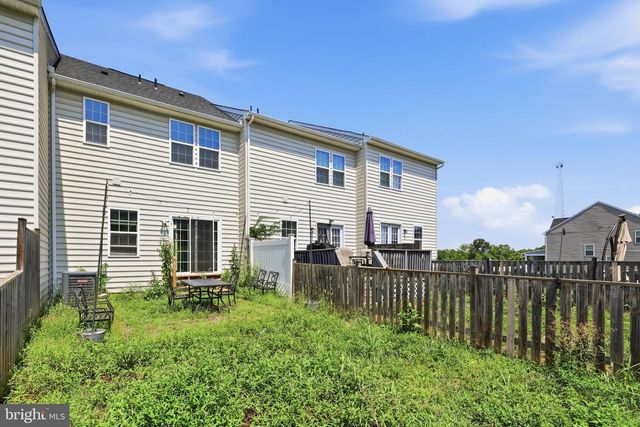 174 ONTARIO DR, Falling Waters, WV 25419