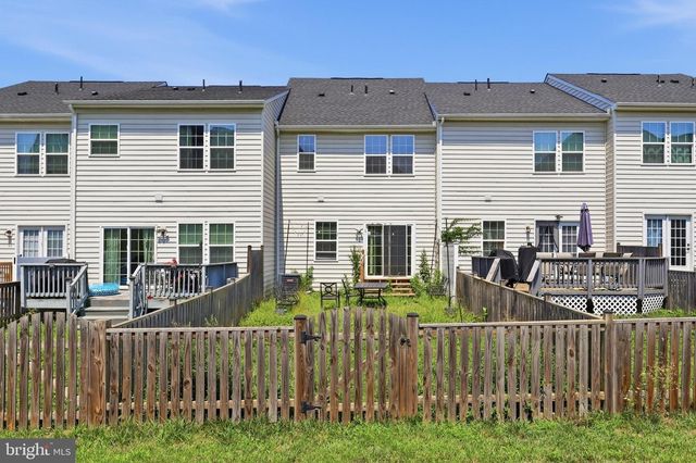 174 ONTARIO DR, Falling Waters, WV 25419