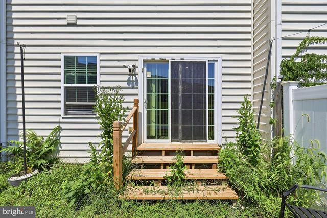 174 ONTARIO DR, Falling Waters, WV 25419
