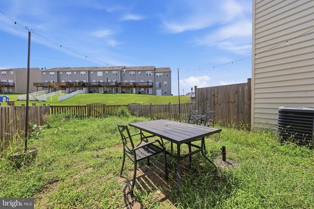 174 ONTARIO DR, Falling Waters, WV 25419