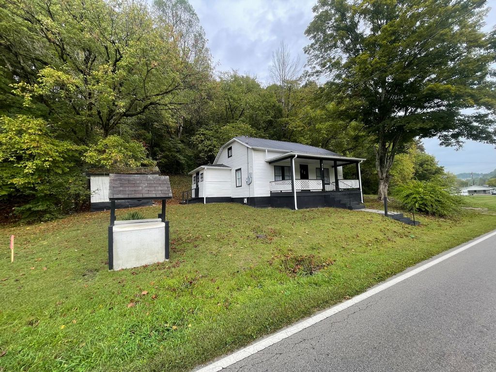715 36 Highway, Frenchburg, KY 40322