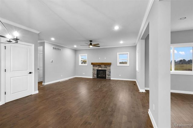 1154 Brendan Bay Drive, Grand Blanc, MI 48439