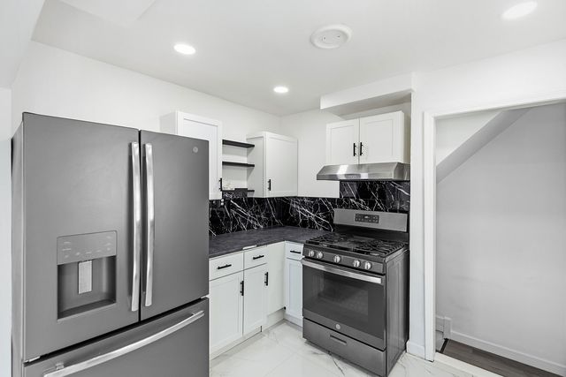 21211 Newcastle Road, Harper Woods City, MI 48225