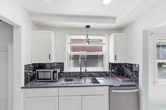 21211 Newcastle Road, Harper Woods City, MI 48225