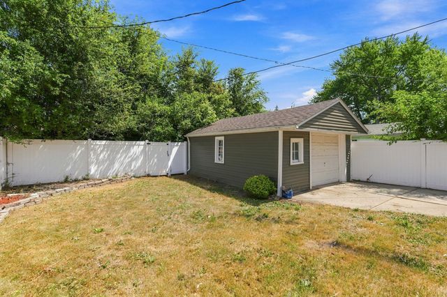 21211 Newcastle Road, Harper Woods City, MI 48225