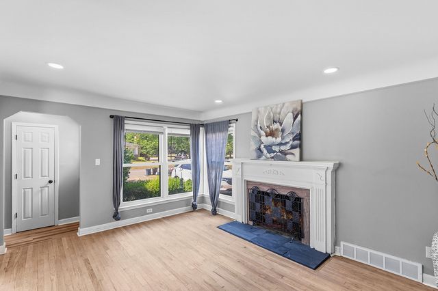 21211 Newcastle Road, Harper Woods City, MI 48225