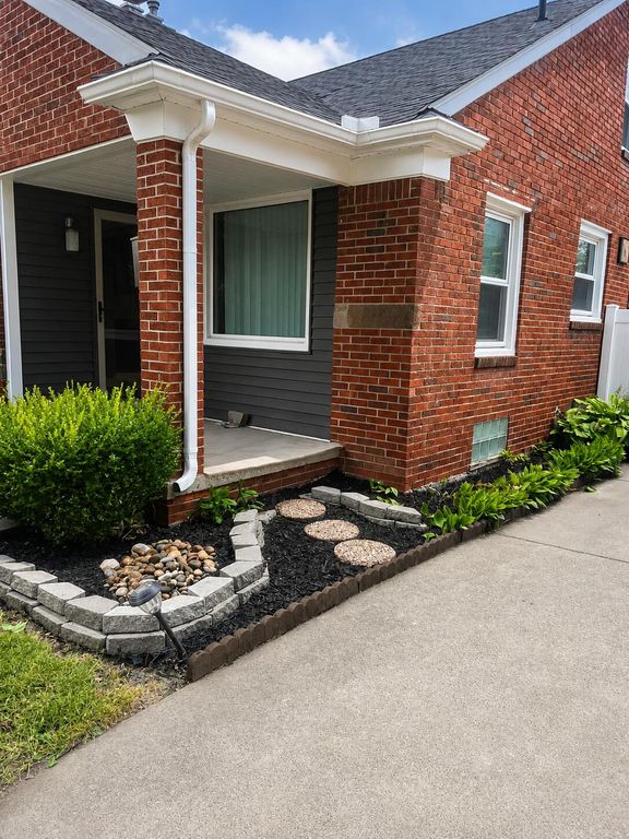 21211 Newcastle Road, Harper Woods City, MI 48225