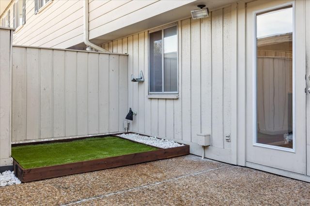 6462 Burgoyne Road, Houston, TX 77057