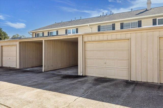 6462 Burgoyne Road, Houston, TX 77057