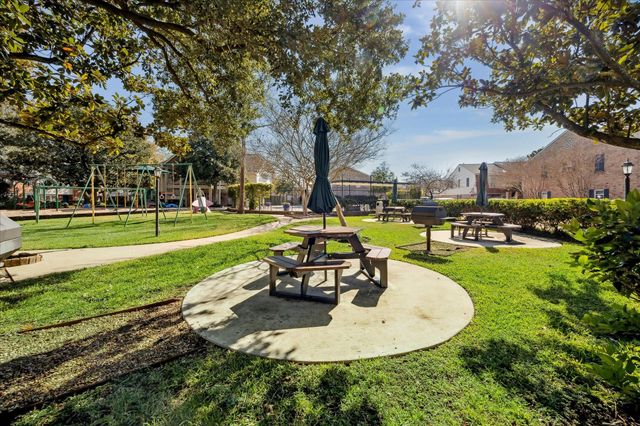 6462 Burgoyne Road, Houston, TX 77057