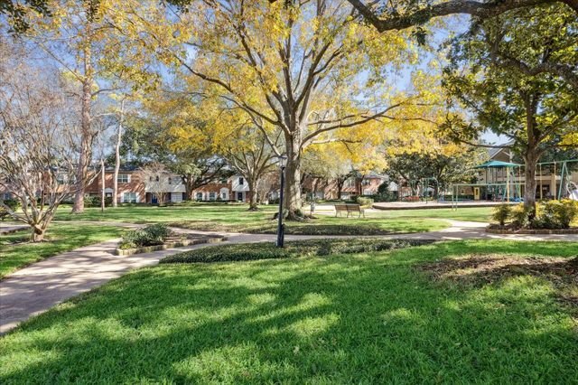 6462 Burgoyne Road, Houston, TX 77057