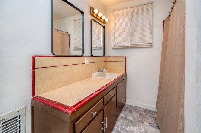 6025 Willowcrest Avenue, North Hollywood (los Angeles), CA 91606