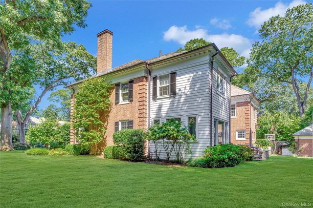 7 Rochelle Road, Larchmont, NY 10538