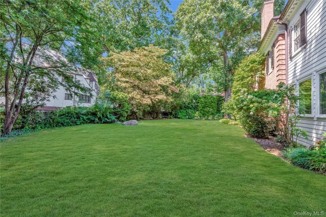 7 Rochelle Road, Larchmont, NY 10538