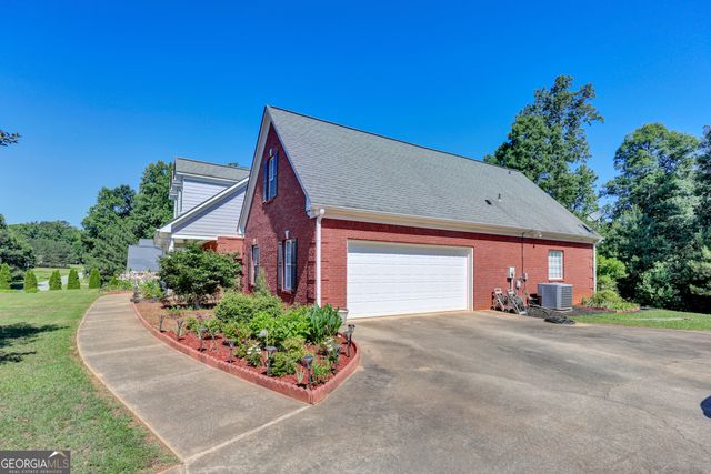 95 Blue Grass Way, Oxford, GA 30054