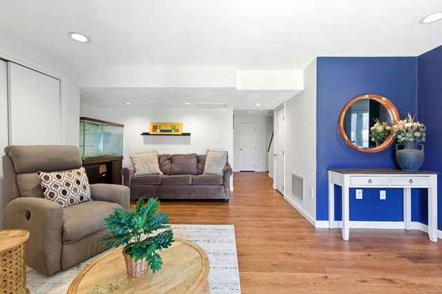 4904 Heatherwood Ln 4904, Peabody, MA 01960