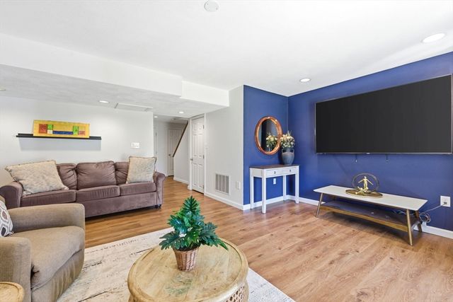 4904 Heatherwood Ln 4904, Peabody, MA 01960