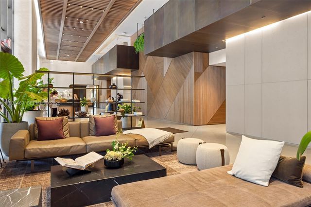 159 NE 6th St 4010, Miami, FL 33132