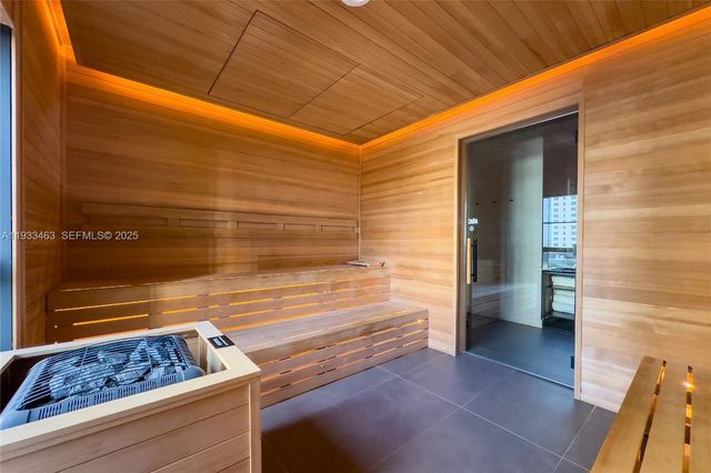 159 NE 6th St 4010, Miami, FL 33132