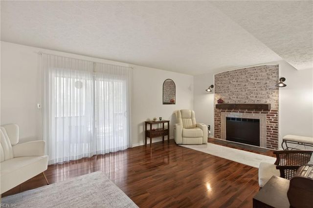 15 Otsego DR, Newport News, VA 23602