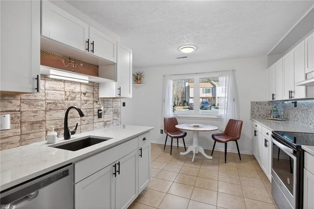 15 Otsego DR, Newport News, VA 23602