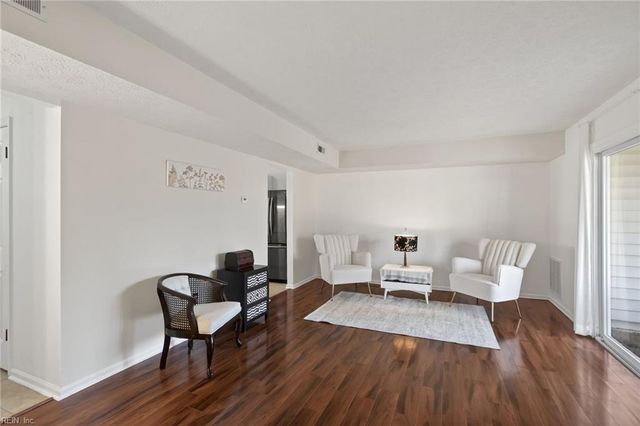 15 Otsego DR, Newport News, VA 23602