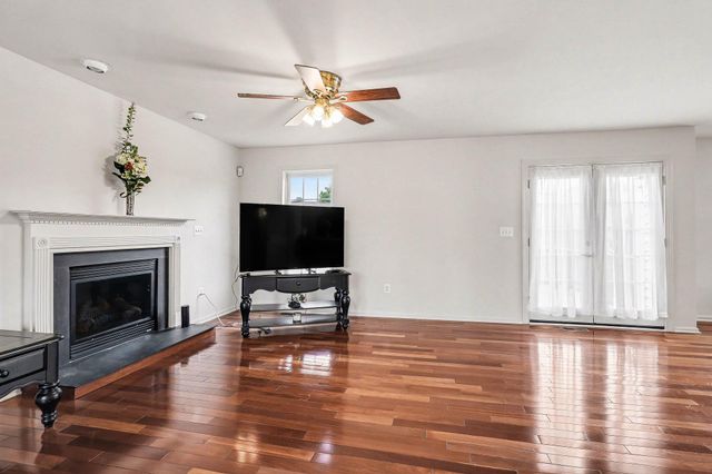 440 ROPER DR, Bowling Green, VA 22427