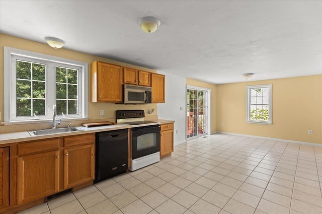 12 Kayak Trail, Norton, MA 02766